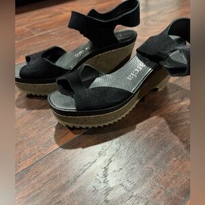 Pedro García Platform Heels